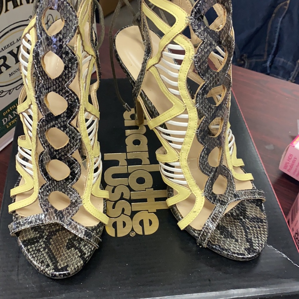Charlotte Russe Heels size 8 - Picture 8 of 8